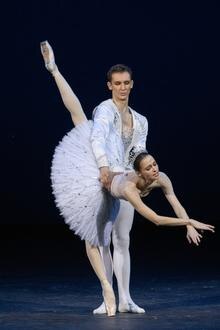 Ballet: Bolshoi - Jewels - 2020 The movie poster of Ballet: Bolshoi - Jewels - 2020